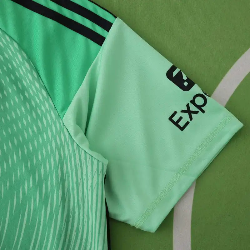 2526 season Liverpool F.C. goalkeeper Fan version